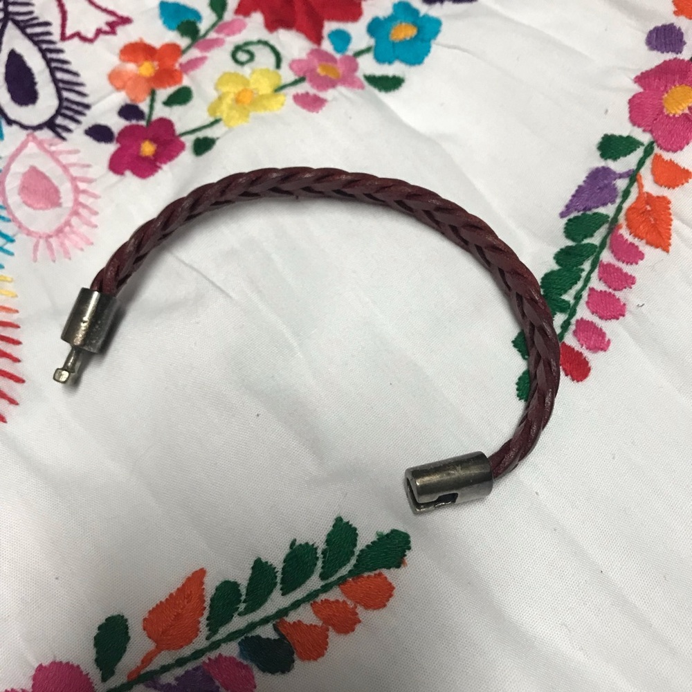 Uno de 50 red leather bracelet